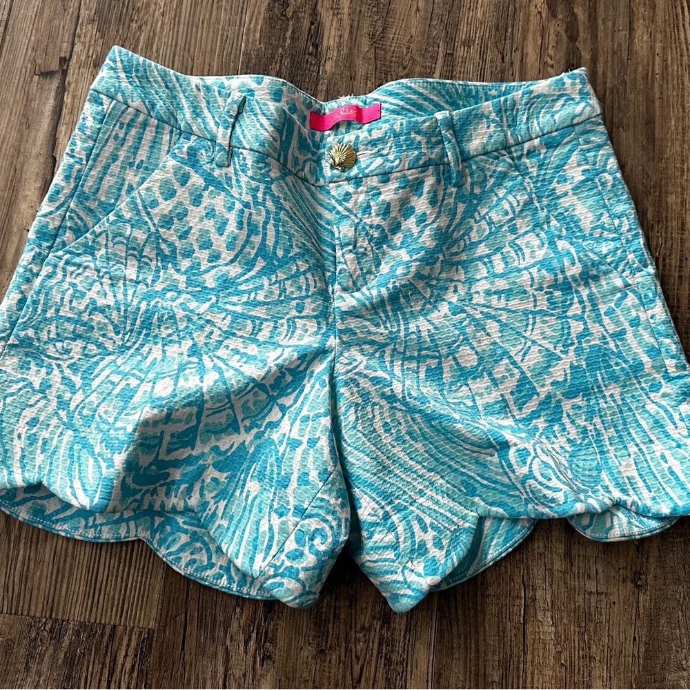 Lilly Pulitzer Scalloped Hem Shorts size 4